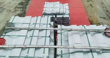 潮州 芝麻白仿形加直形路沿石出货日常