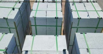 潮州 芝麻白花岗岩5公分地铺石 花岗岩厂家工厂装车日常