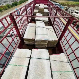 潮州 黄金麻花岗岩荔枝面，光面毛板装车完成