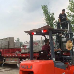 潮州 黄金麻冰裂纹，地铺石装车