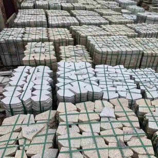 潮州 黄金麻白麻花岗岩荔枝面地铺石(冰裂纹)