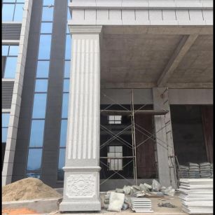 潮州 芝麻白光面花岗岩门楼大柱（罗马柱）配雕花底座