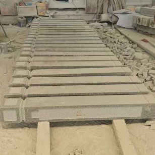 潮州 芝麻白异形加工雕刻-栏杆大柱，方柱