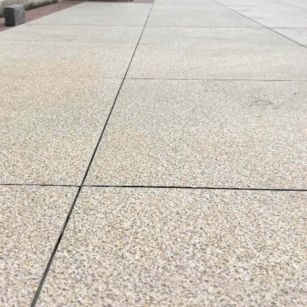 潮州 黄金麻花岗岩石板材荔枝面地面铺装效果