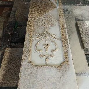 潮州 黄金麻花岗岩异形加工雕刻栏杆大柱