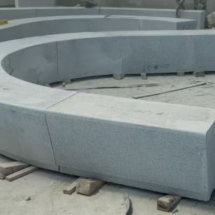 潮州 芝麻白花岗岩光面弧形坐凳