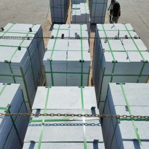 潮州 芝麻白花岗岩5公分地铺石 花岗岩厂家工厂装车日常