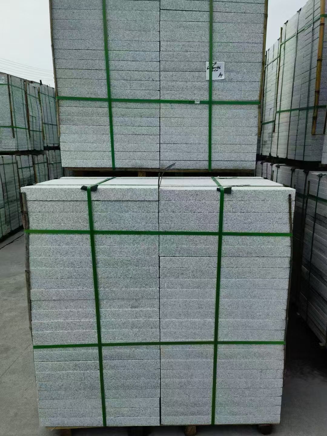 潮州 芝麻白火烧，园林广场市政工程地铺石，1.8~5.0厚均有现货