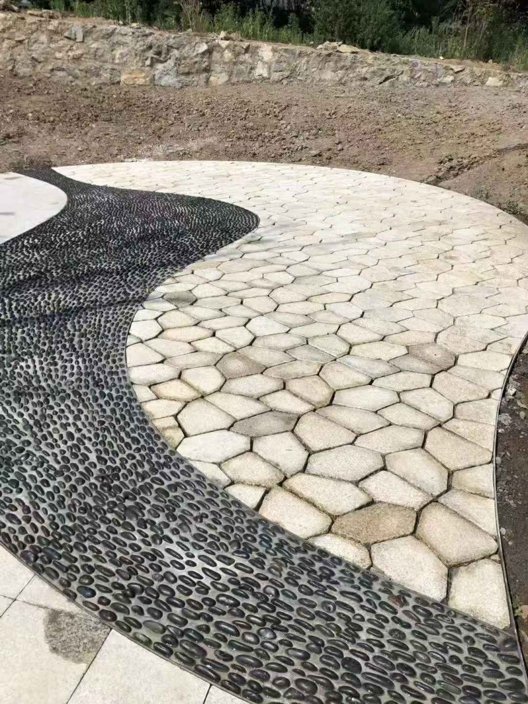 潮州 黄金麻冰裂纹地铺石工地铺装案例