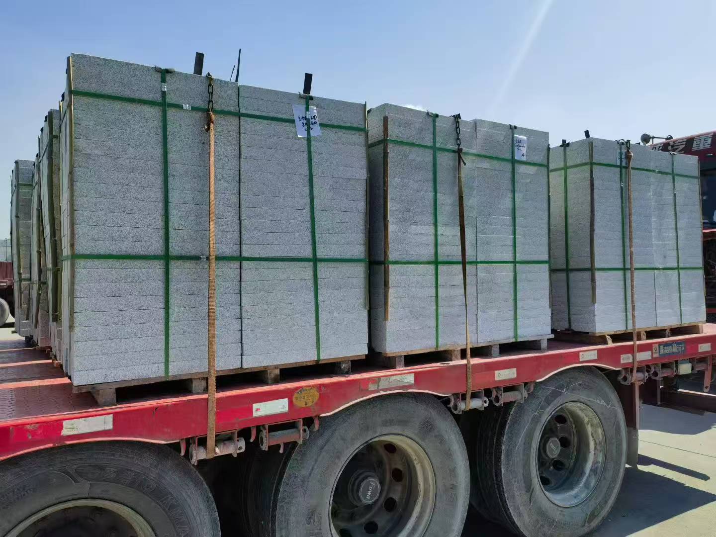 潮州芝麻白花岗岩出货日常地铺石