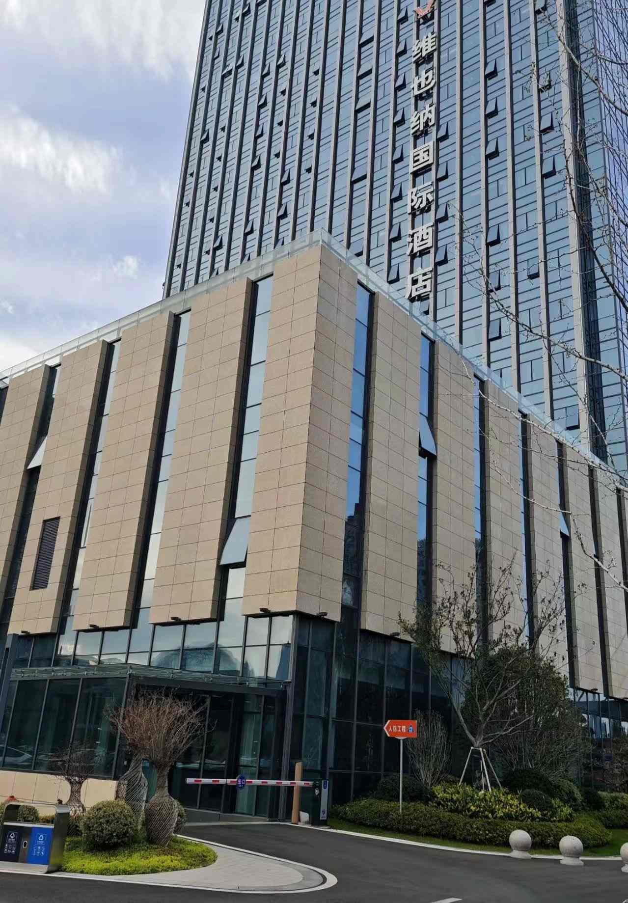 潮州 黄金麻花岗岩外墙干挂