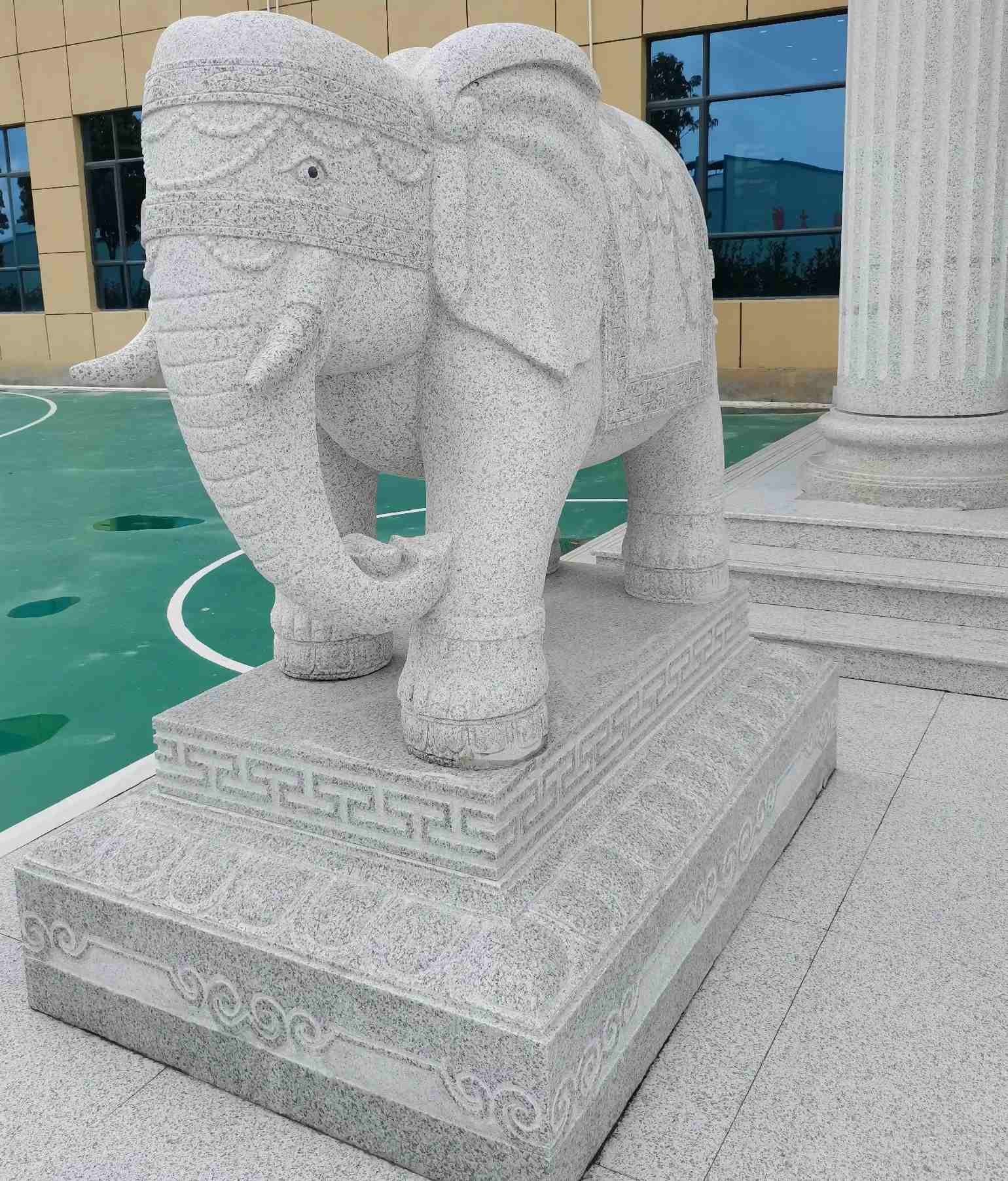 潮州 白麻花岗岩动物异形石雕-大象