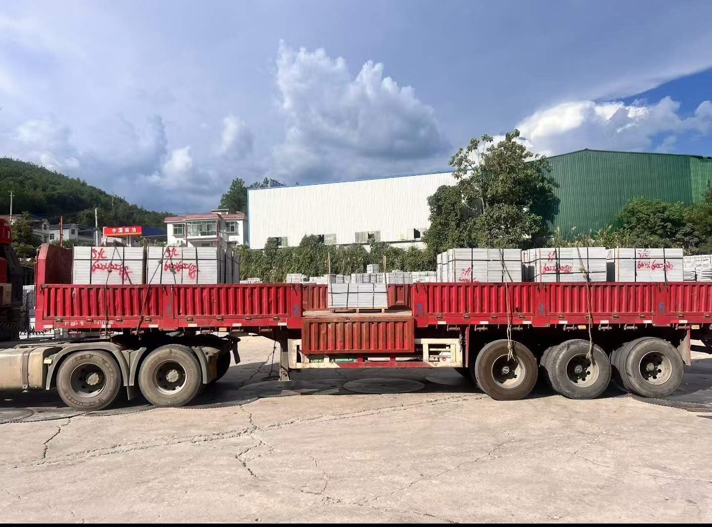 潮州 芝麻灰花岗岩地铺石出货日常