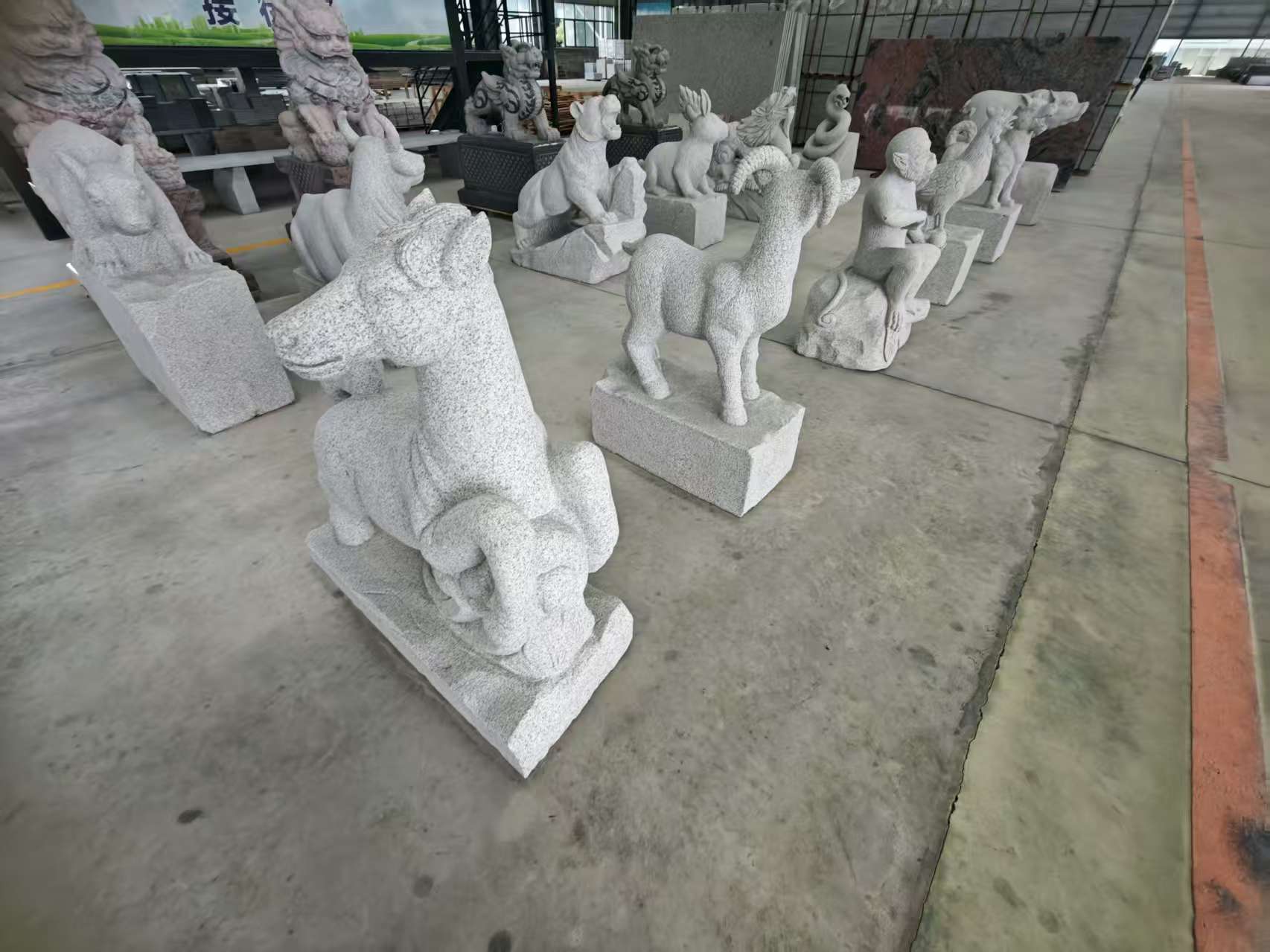 潮州 芝麻白花岗岩造型立体雕刻——十二生肖