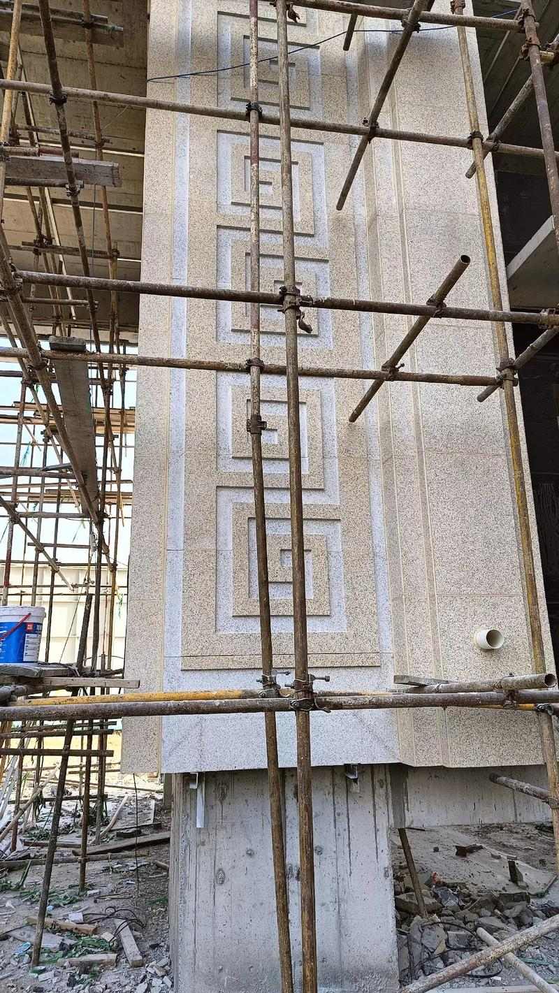 潮州 黄金麻花岗岩别墅外墙干挂回纹造型效果