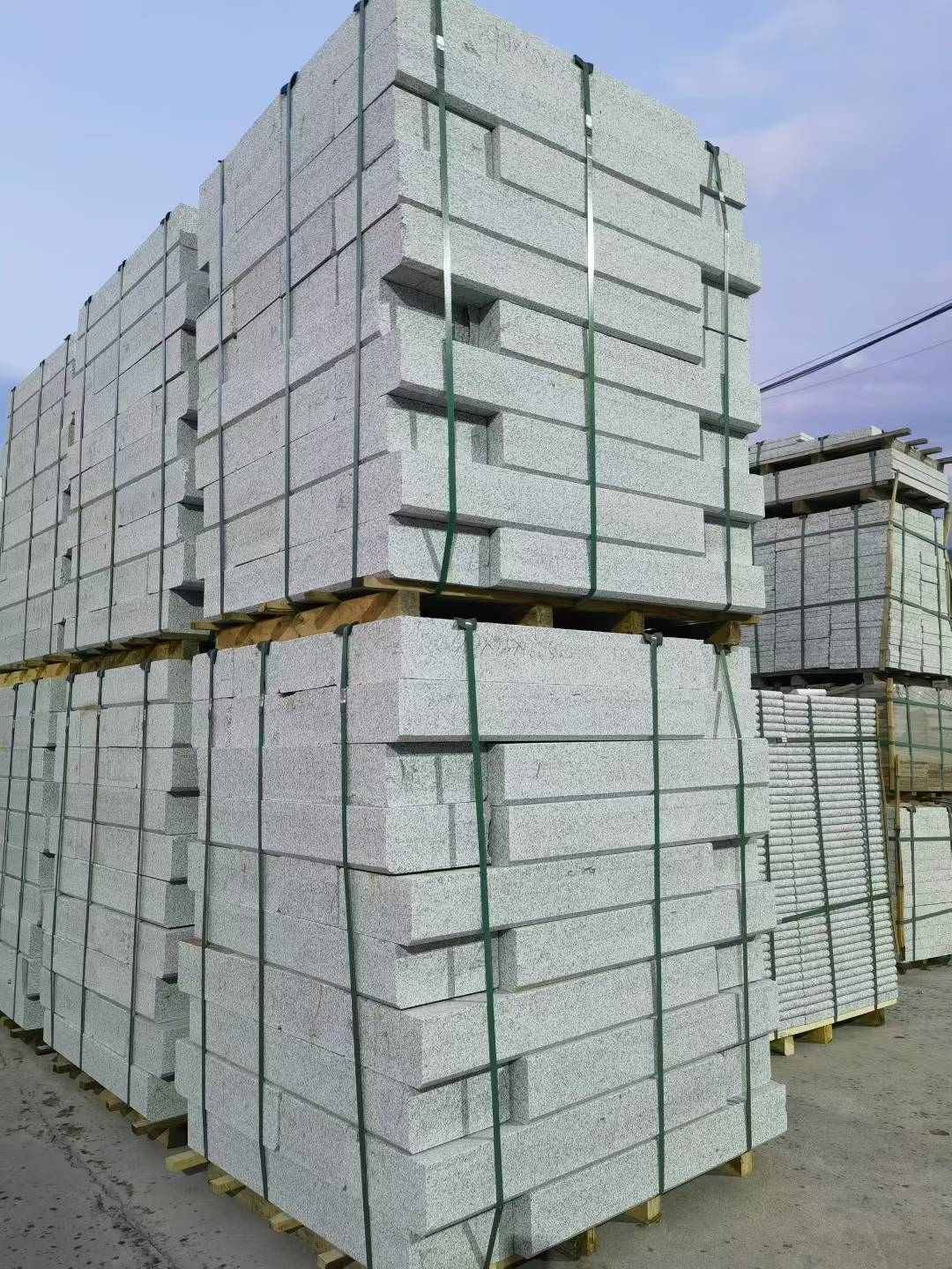 潮州 芝麻白花岗岩路沿石，路缘石，路肩石，道牙，立缘石，马路牙子，街沿石，侧石等