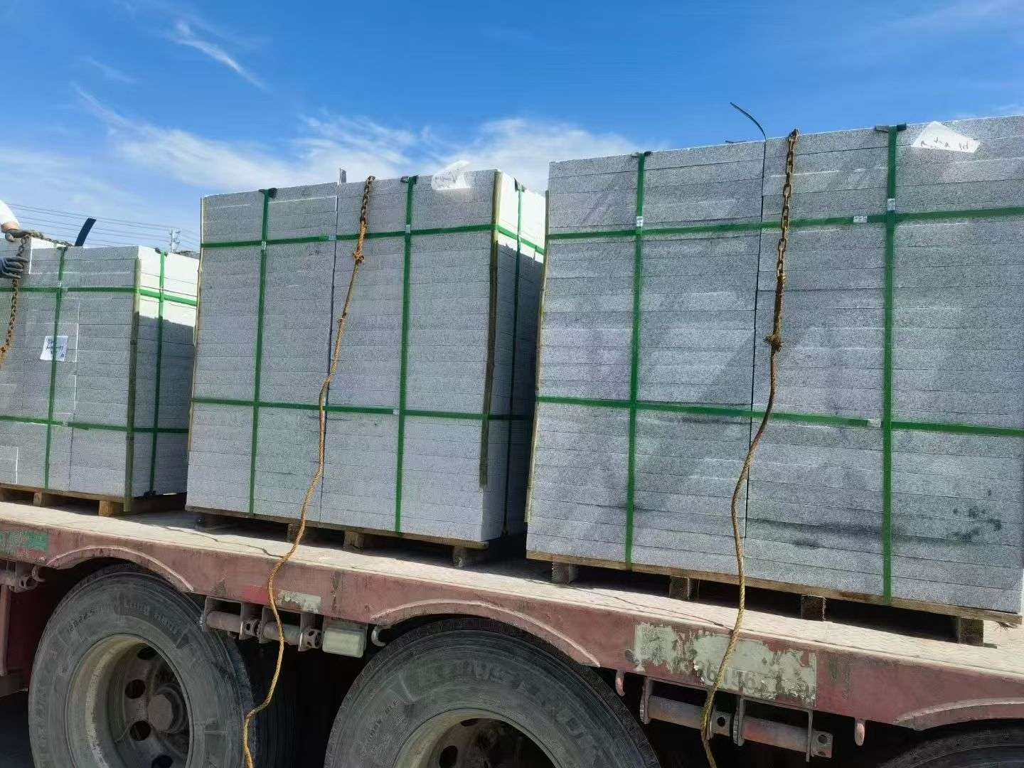 潮州 芝麻白花岗岩地铺石装车日常